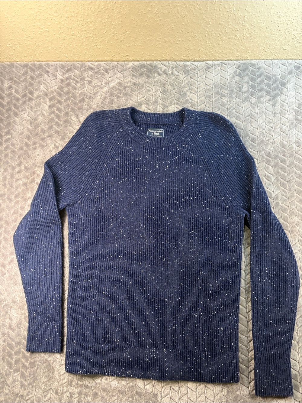 GUC Women’s Abercrombie & Fitch Navy Flecked Crewneck Sweater - Medium